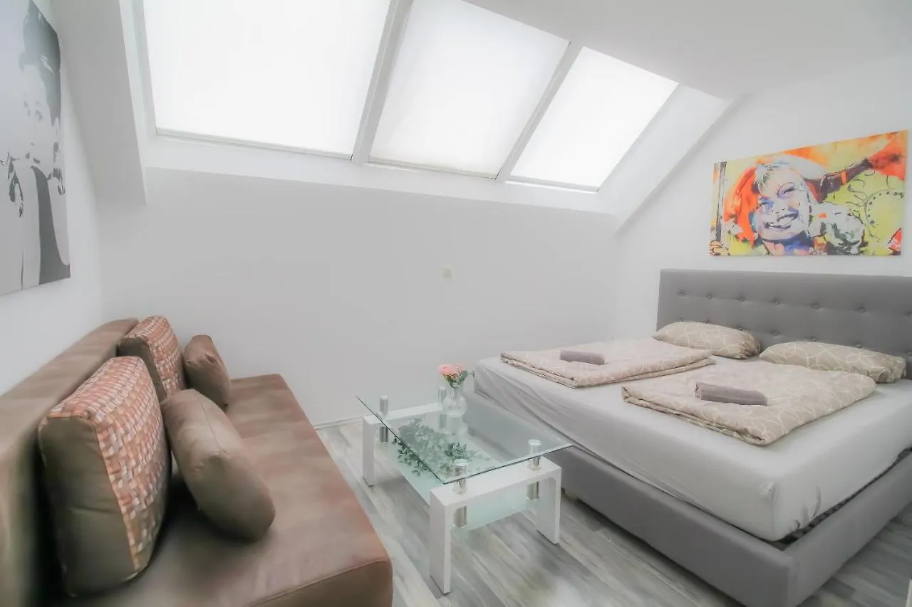 Q Luxurious Duplex Apartment In Praterstern Area Viena Austria