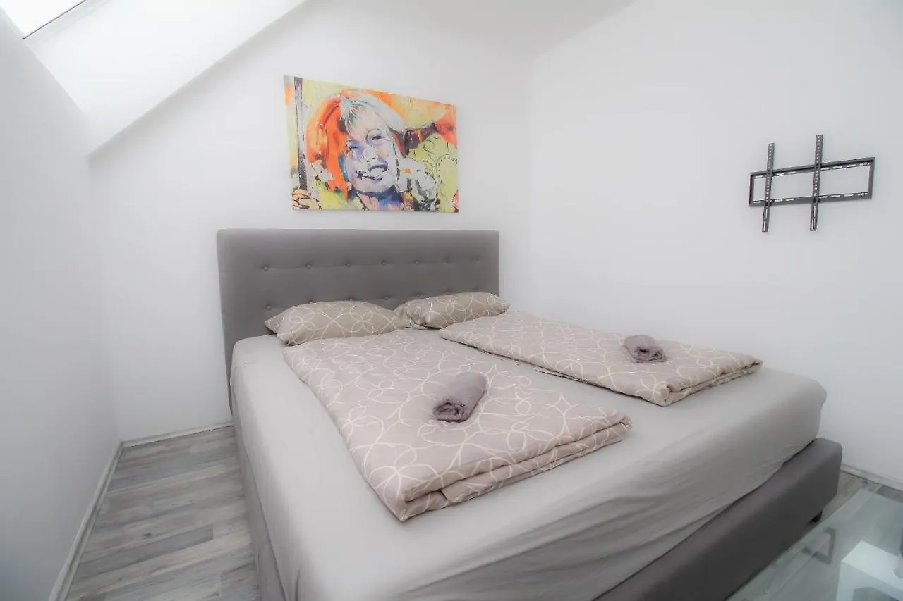 Q Luxurious Duplex Apartment In Praterstern Area Viena Austria